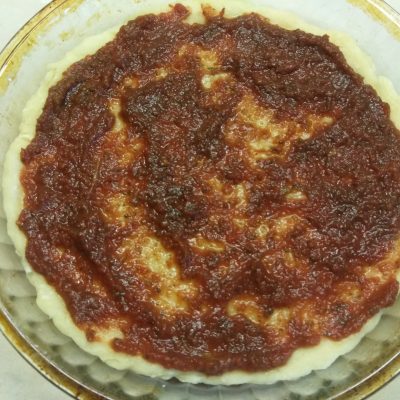 Фото рецепта - Пицца с домашней колбасой и двумя видами сыра - шаг 1