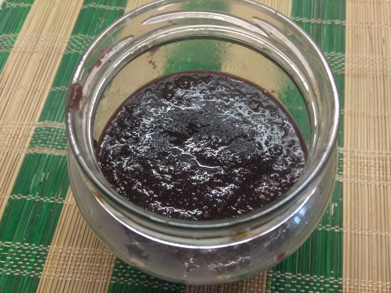 Джем из шелковицы с розмарином