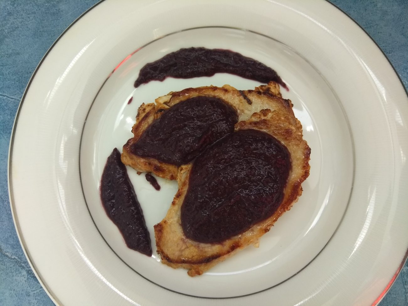 Соус из шелковицы с розмарином к мясу