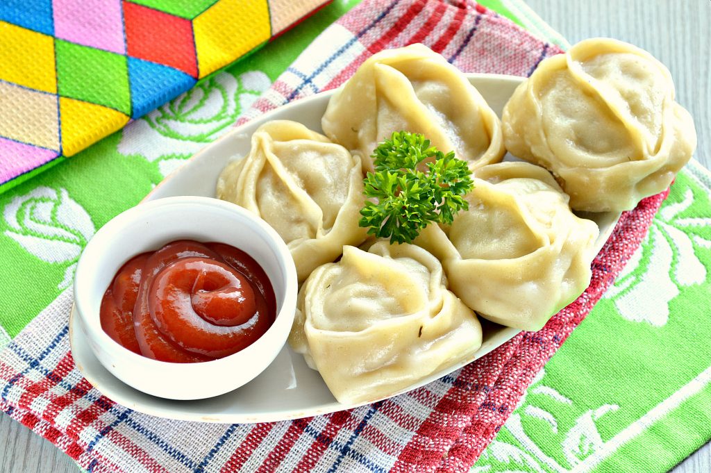 Манты с кабачком, картофелем и фаршем