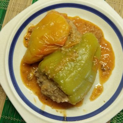 Фото рецепта - Болгарский перец, фаршированный килькой и пшеничной крупой - шаг 5