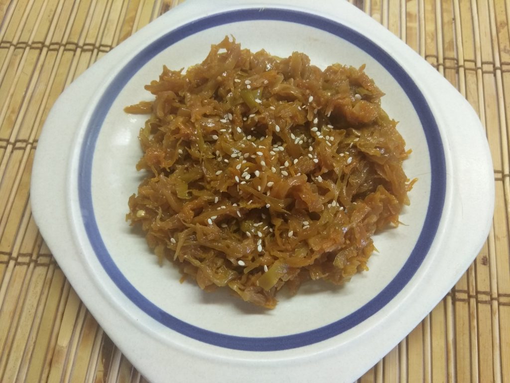 Белокочанная капуста, тушеная по-восточному