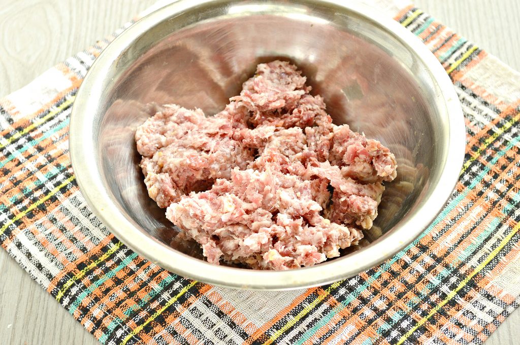 Фото рецепта - Манты с мясным фаршем и тыквой - шаг 1