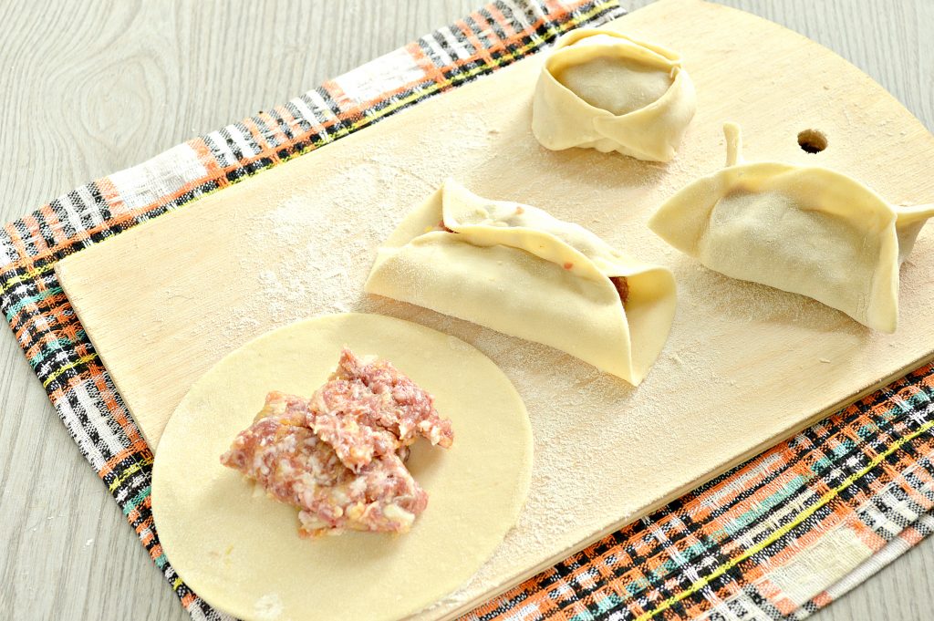 Фото рецепта - Манты с мясным фаршем и тыквой - шаг 5