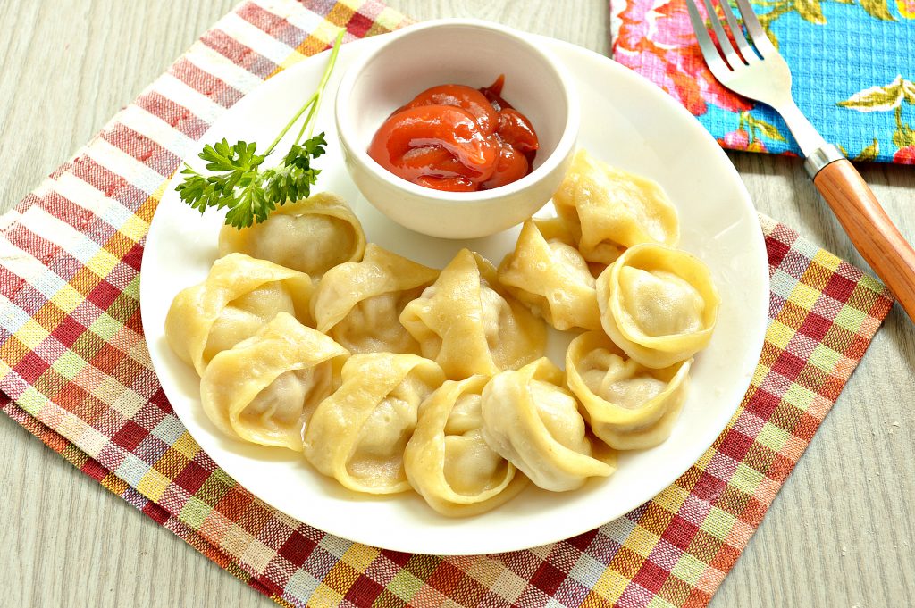 Пельмени на пару со свиным фаршем