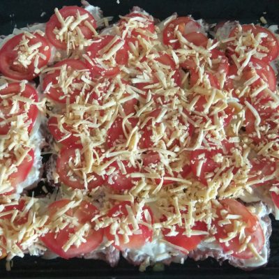 Фото рецепта - Запеченное мясо по-французски с помидорами - шаг 4