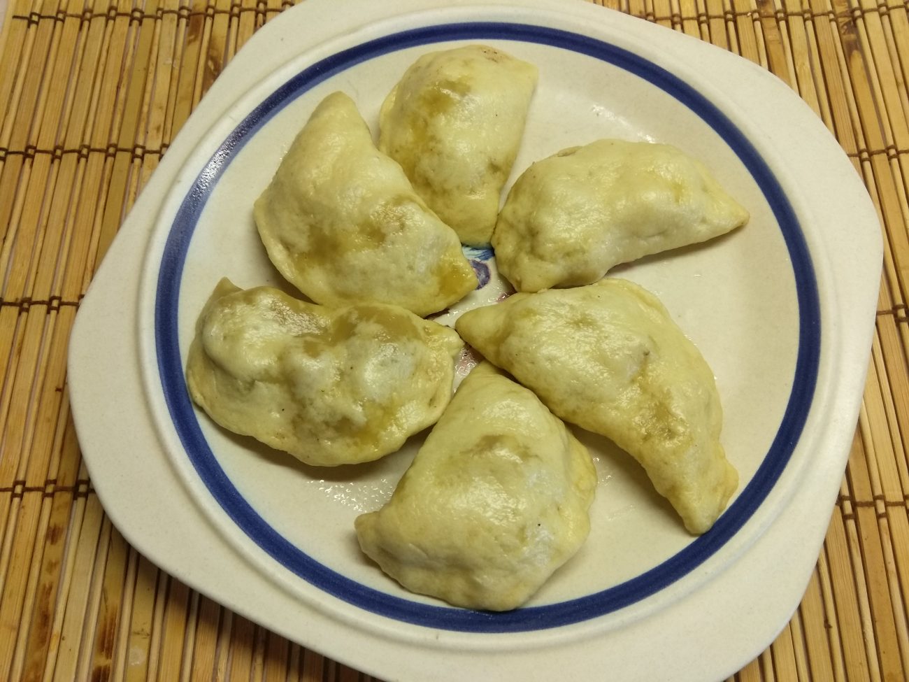 Вареники с яблоками и боярышником