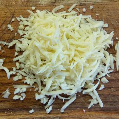 Фото рецепта - Котлеты из крабовых палочек с морковью и сыром - шаг 5