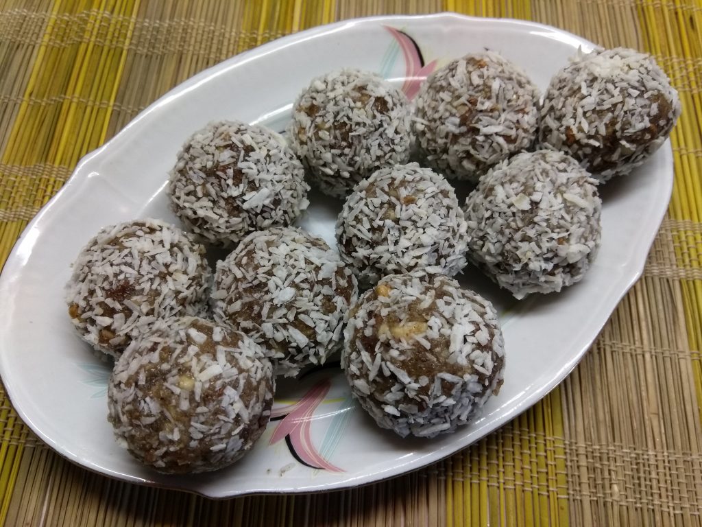 Конфеты из изюма и грецкого ореха