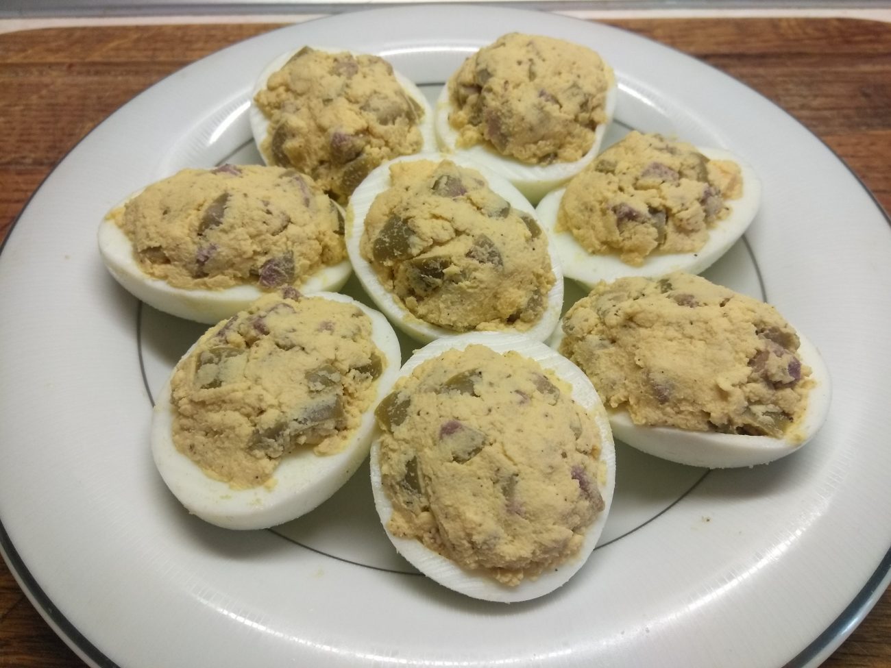 Яйца, фаршированные оливками