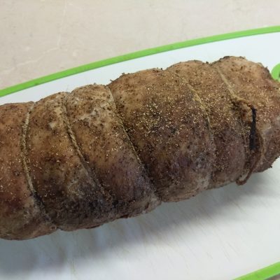 Фото рецепта - Мясной рулет с финиками и грецкими орехами - шаг 7