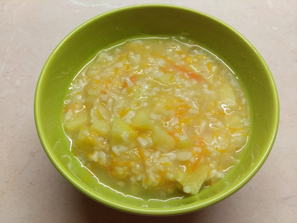 Постный суп с кислой капустой и рисом