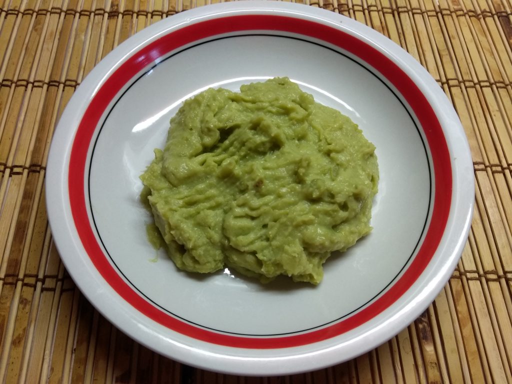 Пюре из картофеля и зеленого горошка с чесноком и пармезаном