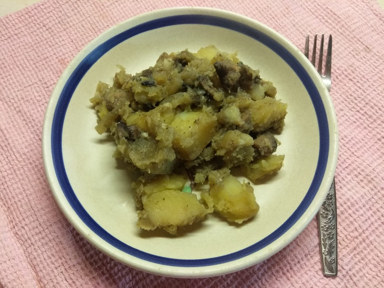 Картофель, запеченный в духовке с шампиньонами