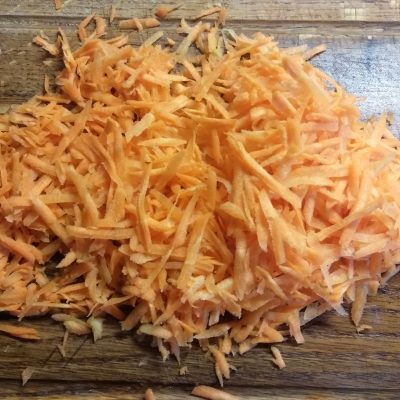 Фото рецепта - Красный борщ с фасолью и куриными фрикадельками - шаг 2