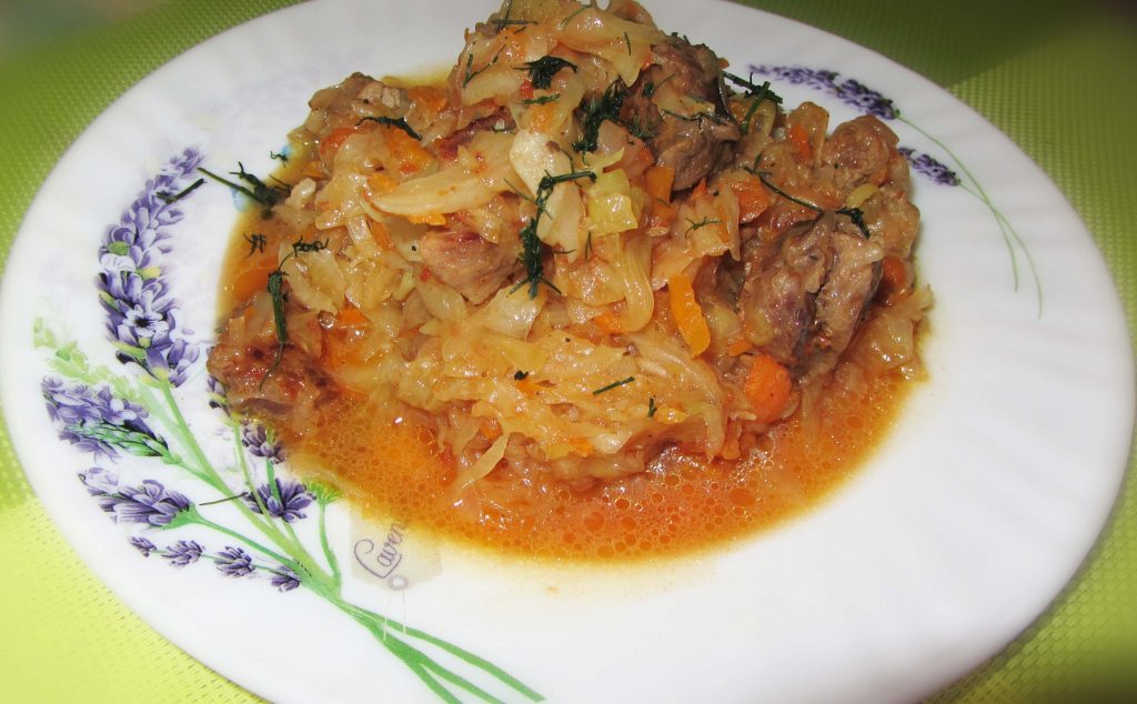 Тушеная капуста с мясом