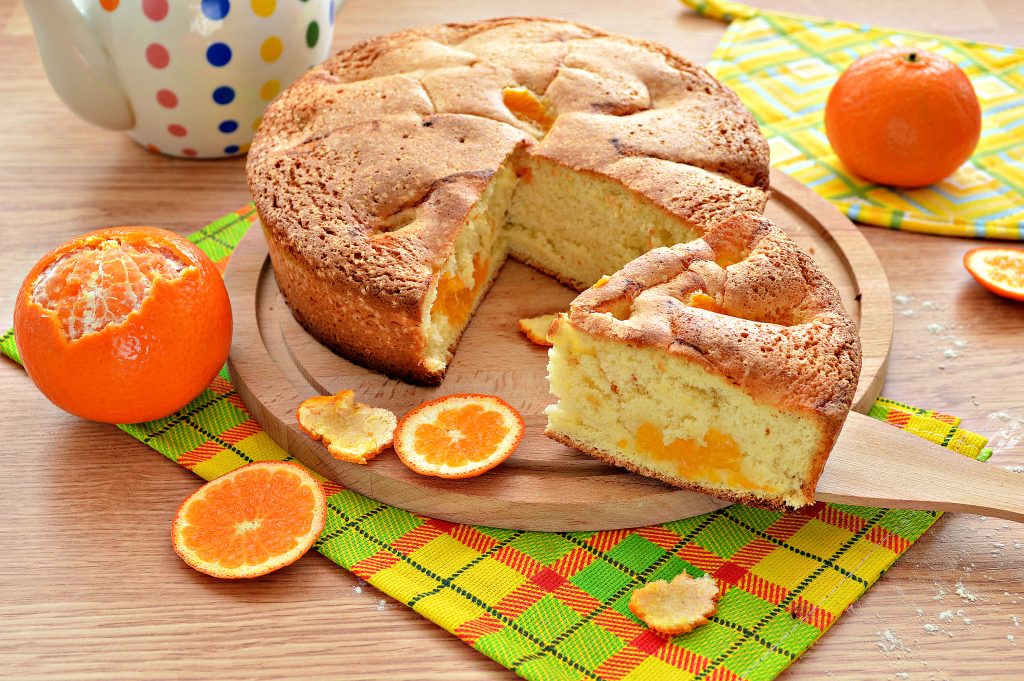 Шарлотка с мандаринами