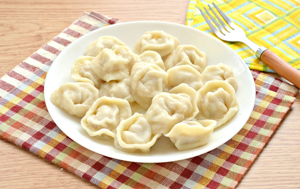 Домашние пельмени с куриным и свиным фаршем