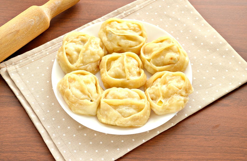 Фото рецепта - Постные манты с картошкой и кабачком - шаг 9