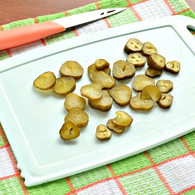 Пицца с солеными корнишонами и ветчиной рецепт с фото пошагово
