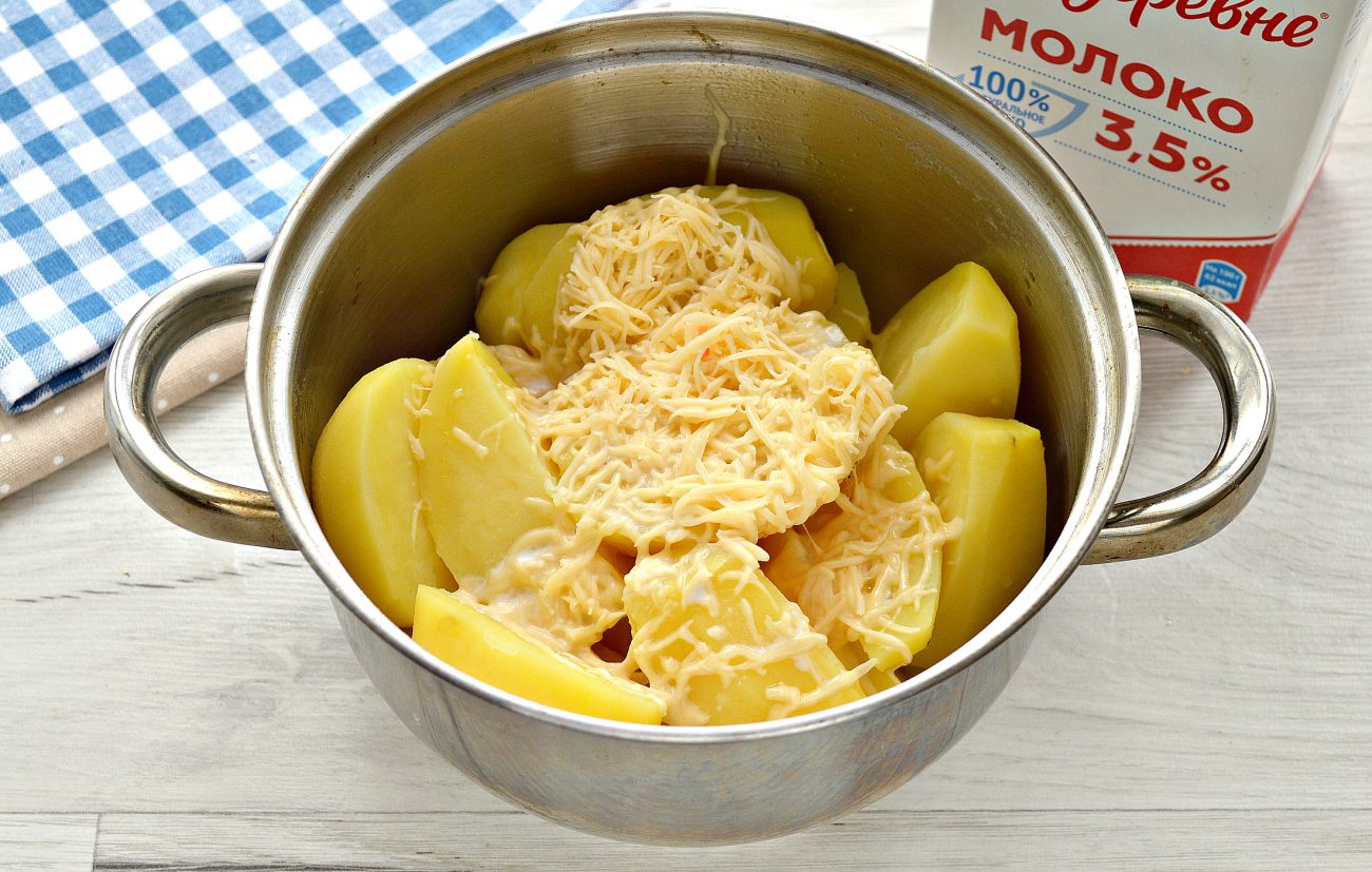 Картофельное пюре с сыром, эндивием и беконом