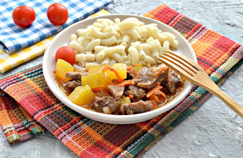 Подлива с говядиной и кабачками