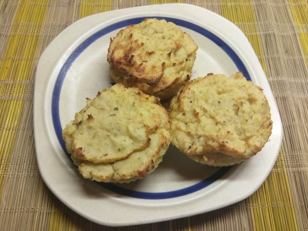 Картофельные кексы с консервированными сардинами