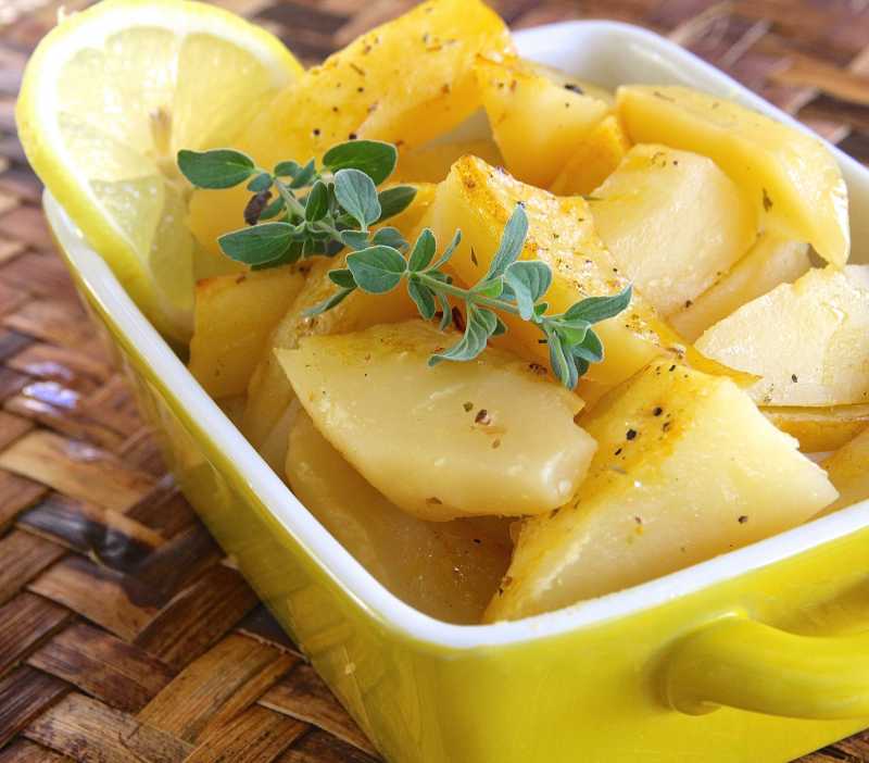 Запеченная картошка с лимоном