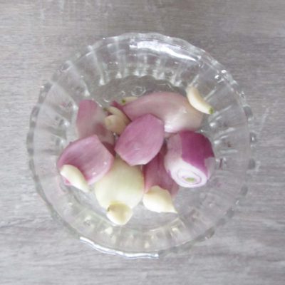 Фото рецепта - Постные котлеты из красной фасоли орехами и чесноком - шаг 1