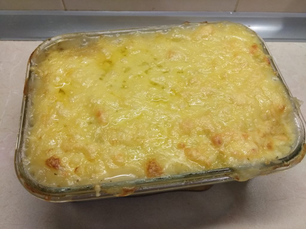 Картофельная запеканка с консервированными сардинами
