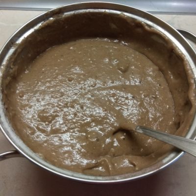 Фото рецепта - Брауни на яблочном варенье с орехами - шаг 5