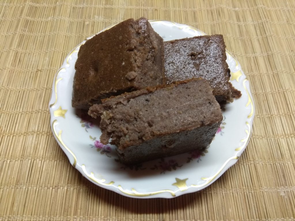 Брауни на яблочном варенье с орехами