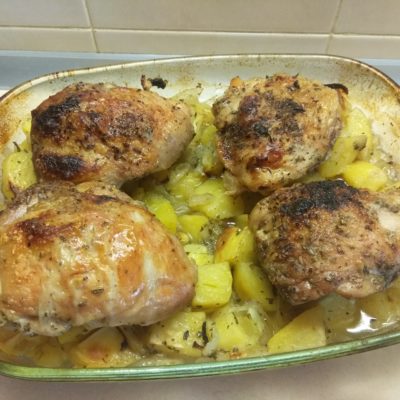 Фото рецепта - Картофель, запеченный с курицей в духовке - шаг 5