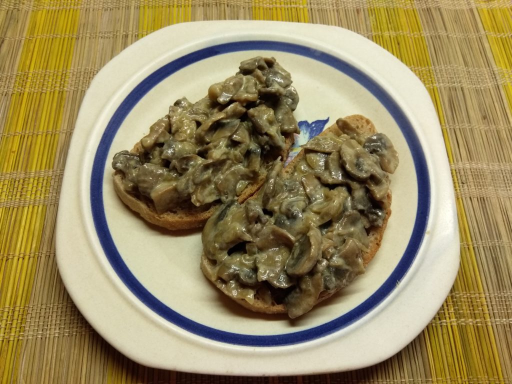 Грибной жульен со сметаной
