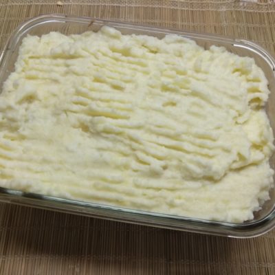 Фото рецепта - Картофельная запеканка с рваной свининой под корочкой из Моцареллы - шаг 5