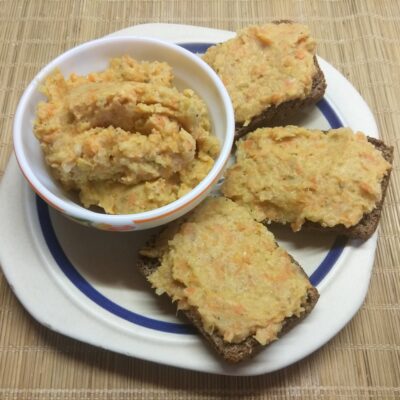 Фото рецепта - Паштет из консервированной фасоли с овощами - шаг 6