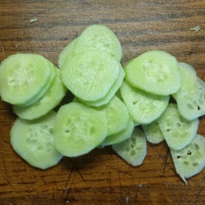 Фото рецепта - Такос с куриными бедрами и свежими овощами - шаг 3