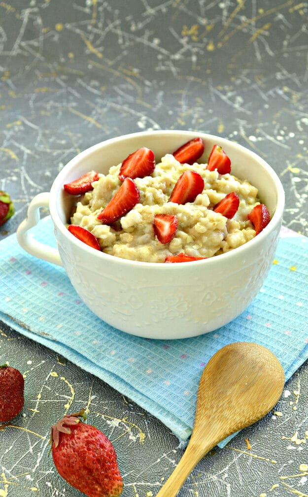 Овсяная каша с клубникой в мультиварке