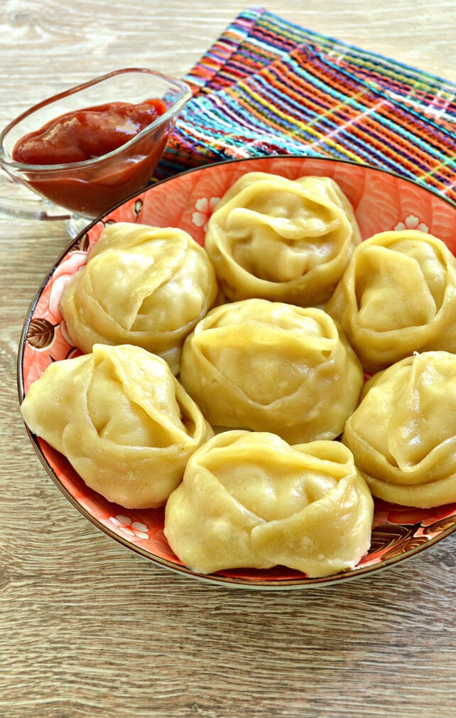 Манты с курицей и картофелем