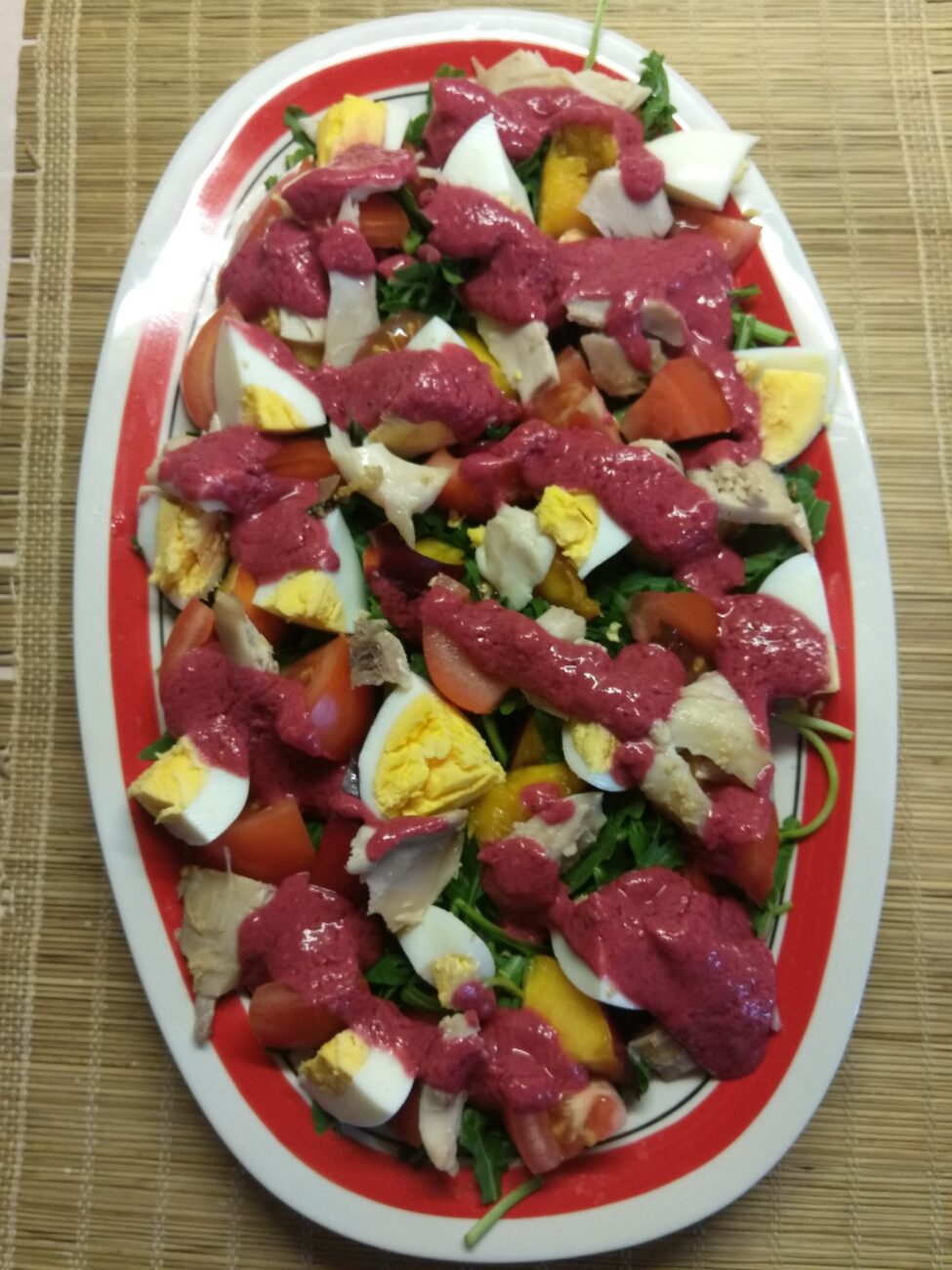 Куриный салат с помидорами и нектаринами