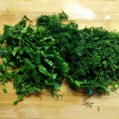 Фото рецепта - Салат с куриным филе, помидорами, ежевикой и консервированной кукурузой - шаг 1