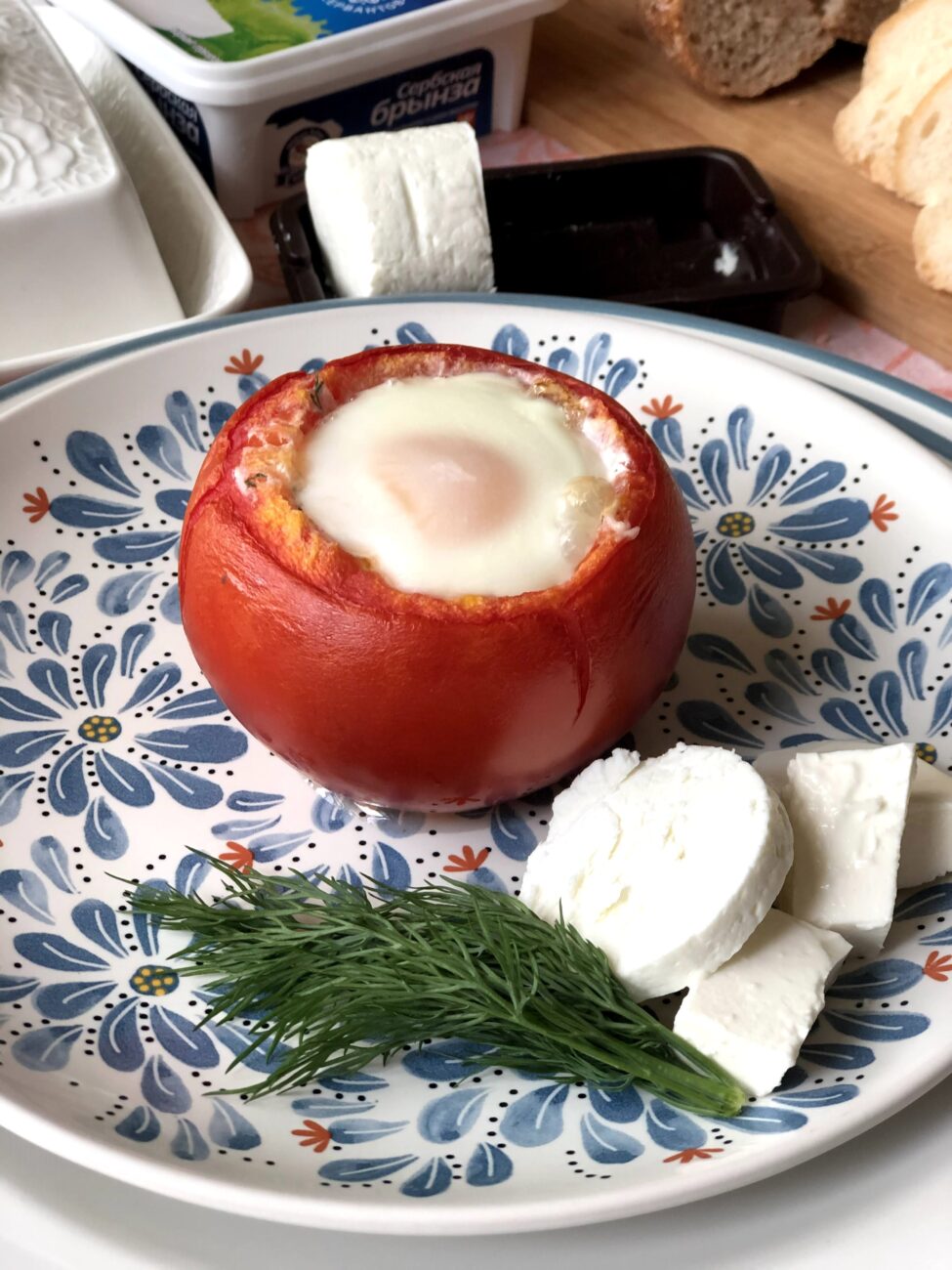 Яичница в томате запеченная