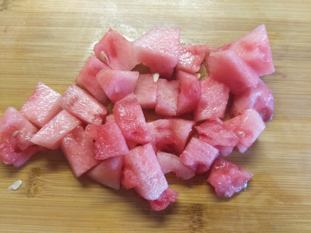 Фото рецепта - Фруктовый салат “Вкус августа” - шаг 2