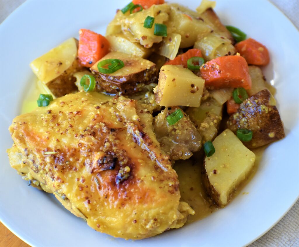 Запеченная курица и картофель в медово-горчичном соусе