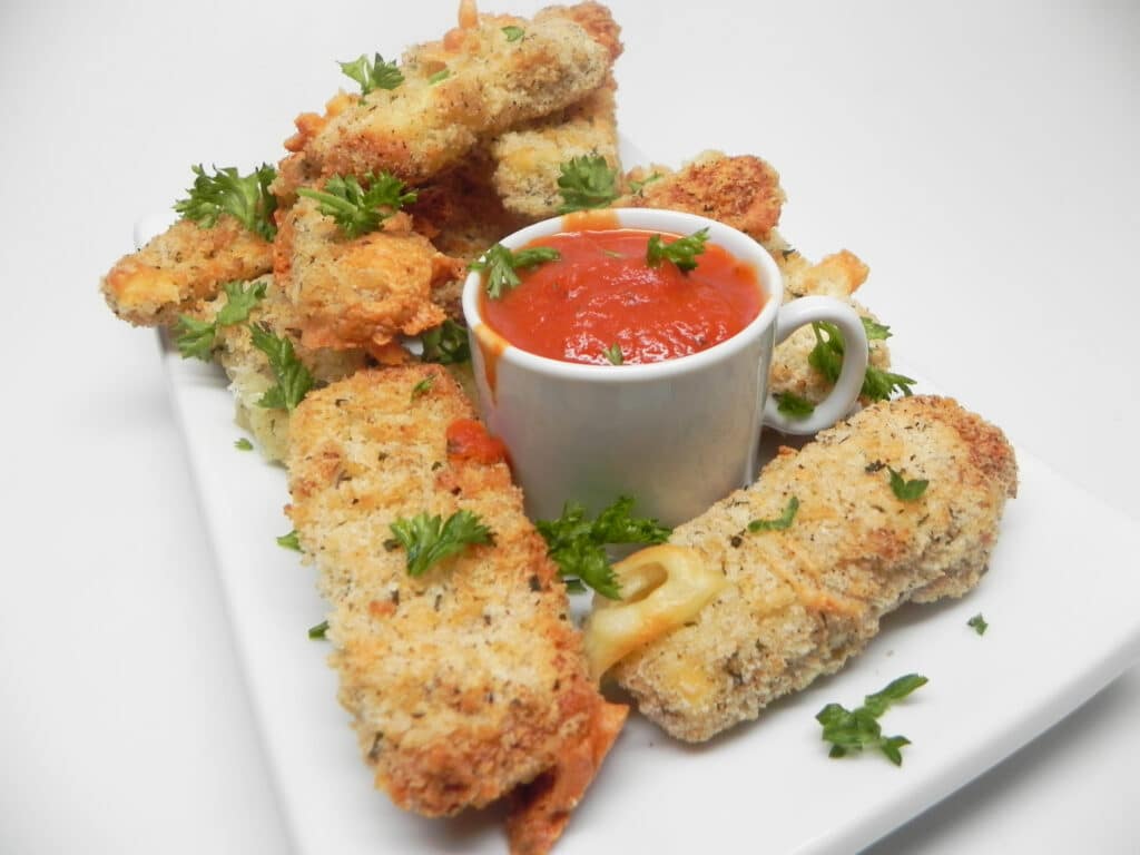 Сырные палочки в кляре