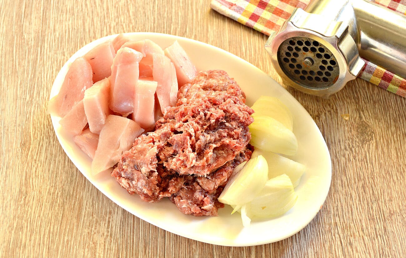 Начинка для пельменей из говядины и куриной грудки рецепт