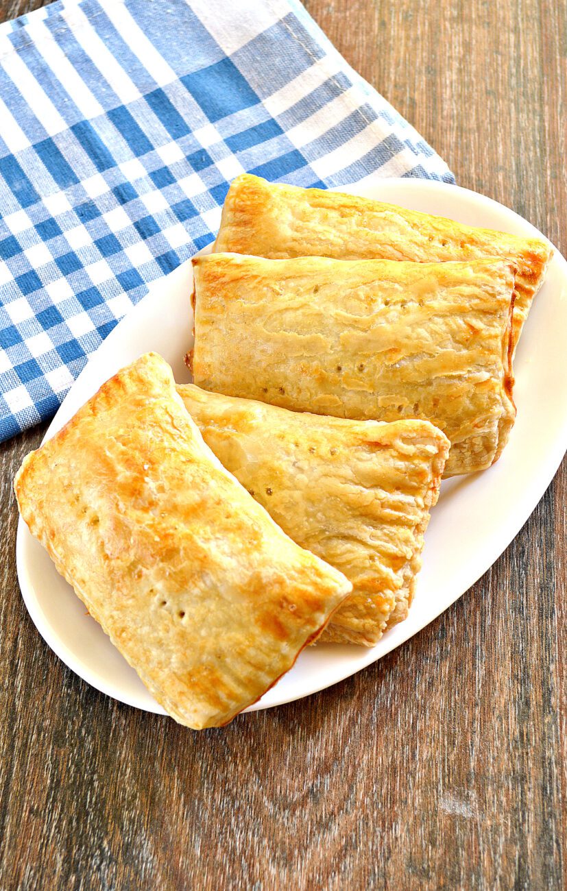 Слойки с мясным фаршем в духовке