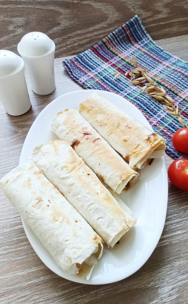 Мясные рулеты из лаваша