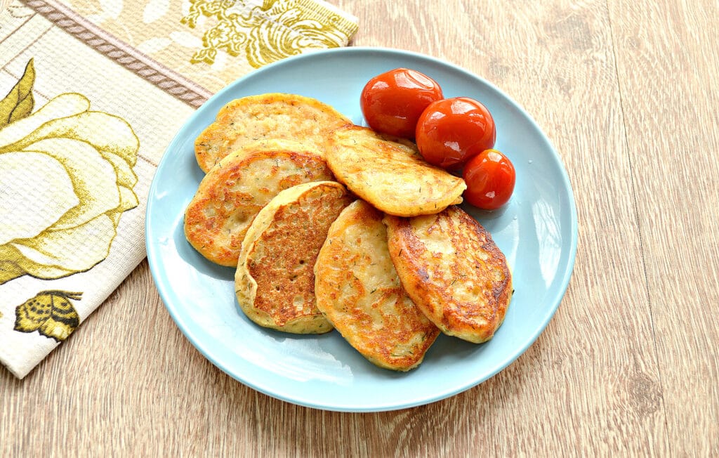 Фото рецепта - Оладьи из картошки на сковороде - шаг 7