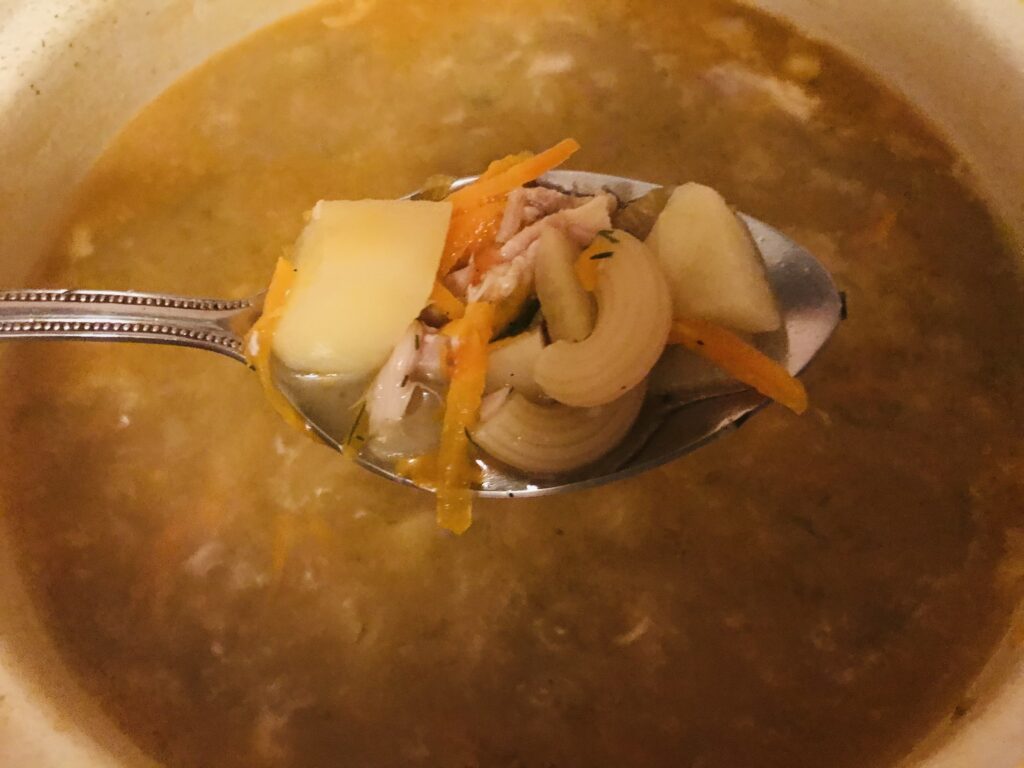 Фото рецепта - Суп из домашней курицы с макаронами - шаг 6